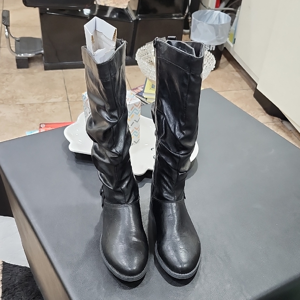 EASY STREET BLACK FAUX LEATHER WOMEN'S BOOTS